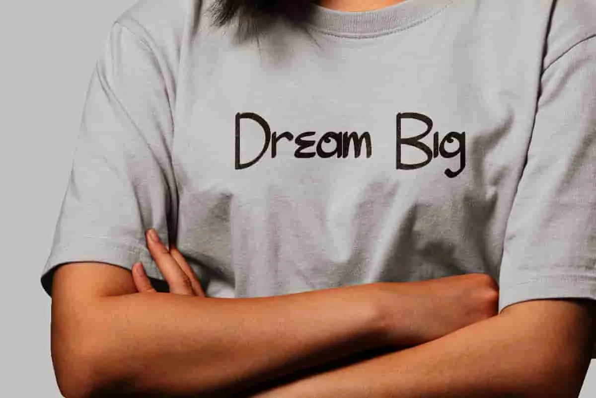 Evolutes Brush Font - Image 2